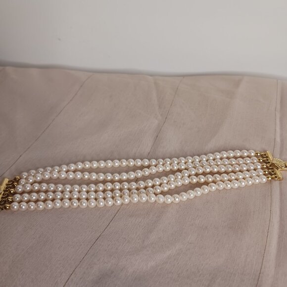 Richelieu Faux Pearl Bracelet - Picture 4 of 10
